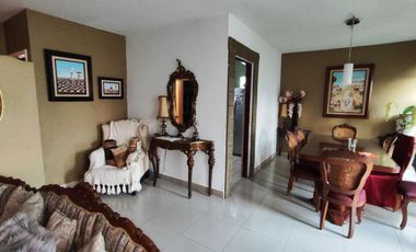 Se vende Casa de una sola planta con 2 recámaras en  200 m2 de construcción. Colonia El Empleado, Cuernavaca, Mor.