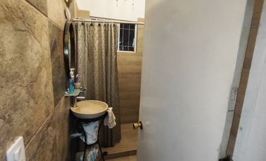 Se vende Casa de una sola planta con 2 recámaras en  200 m2 de construcción. Colonia El Empleado, Cuernavaca, Mor.