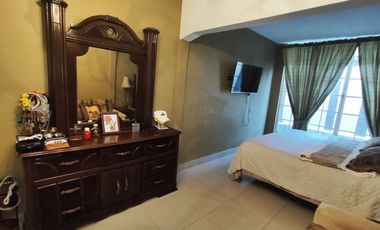 Se vende Casa de una sola planta con 2 recámaras en  200 m2 de construcción. Colonia El Empleado, Cuernavaca, Mor.