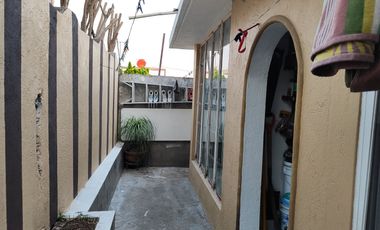 Se vende Casa de una sola planta con 2 recámaras en  200 m2 de construcción. Colonia El Empleado, Cuernavaca, Mor.