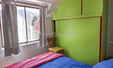 León Propiedades, vende parcela con hermosa casa de 2 pisos en sector Los Naranjos.