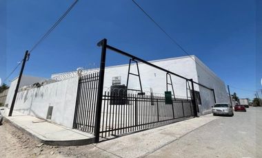 SE RENTA BODEGA  CALLE MIÑACA  ENTRE BLVD. OSCAR FLORES Y EJE VIAL  JUAN GABRIEL