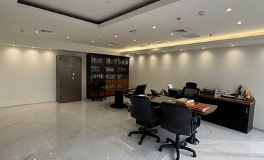 Oficina Prime de 289 m² con Vista a Javier Prado en Santiago de Surco
