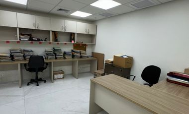 Oficina Prime de 289 m² con Vista a Javier Prado en Santiago de Surco