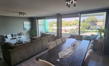 SE VENDE AMPLIO DEPARTAMENTO EN FRENTE AL MALL PLAZA EGAÑA LA REINA, 3 DORMITORIOS