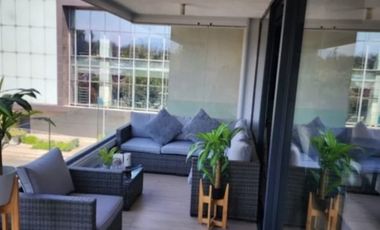 SE VENDE AMPLIO DEPARTAMENTO EN FRENTE AL MALL PLAZA EGAÑA LA REINA, 3 DORMITORIOS