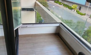 SE VENDE AMPLIO DEPARTAMENTO EN FRENTE AL MALL PLAZA EGAÑA LA REINA, 3 DORMITORIOS