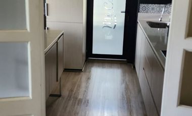 SE VENDE AMPLIO DEPARTAMENTO EN FRENTE AL MALL PLAZA EGAÑA LA REINA, 3 DORMITORIOS