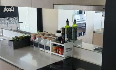 SE VENDE AMPLIO DEPARTAMENTO EN FRENTE AL MALL PLAZA EGAÑA LA REINA, 3 DORMITORIOS