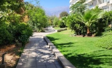 SE VENDE AMPLIO DEPARTAMENTO EN FRENTE AL MALL PLAZA EGAÑA LA REINA, 3 DORMITORIOS