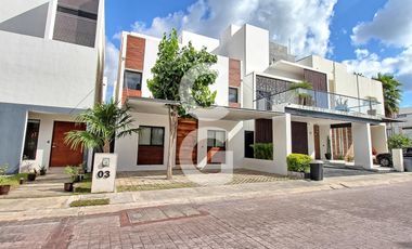 Casa en Venta en Cancun en Residencial Aqua con Alberca y 4 Recamaras