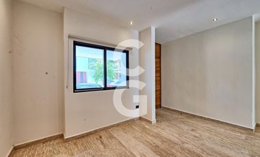 Casa en Venta en Cancun en Residencial Aqua con Alberca y 4 Recamaras