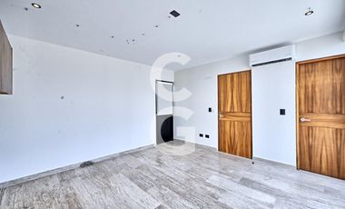 Casa en Venta en Cancun en Residencial Aqua con Alberca y 4 Recamaras
