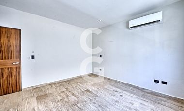 Casa en Venta en Cancun en Residencial Aqua con Alberca y 4 Recamaras