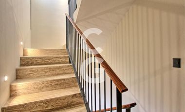 Casa en Venta en Cancun en Residencial Aqua con Alberca y 4 Recamaras