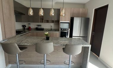 Casa Nueva y Amueblada en Renta - Condominio Exclusivo