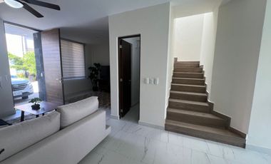 Casa Nueva y Amueblada en Renta - Condominio Exclusivo