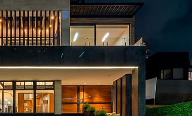 Residencia En Venta En Bosque Real, A Estrenar, 5 Recámaras, Lista Para Habitar, Lujo Y Vaguardia