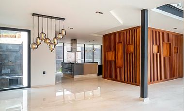 Residencia En Venta En Bosque Real, A Estrenar, 5 Recámaras, Lista Para Habitar, Lujo Y Vaguardia