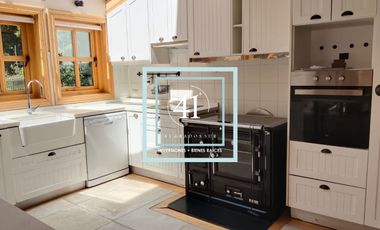 EN VENTA PUERTO VARAS CASA MÁS TALLER, INVERNADERO Y HOT TUB.