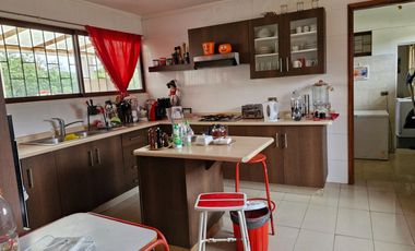 HERMOSA PARCELA PLANA CON CASA UN EXCLUSIVO CONDOMINIO