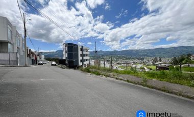 Lote en venta en sector mirador del valle cerca del colegio Eugenio Espejo al norte de la ciudad de Loja