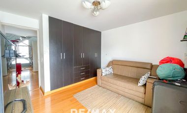 VENTA DE EXCLUSIVO DÚPLEX DE 400 M² EN ZONA RESIDENCIAL – SURCO  A solo minutos de la Universidad de Lima y el Jockey Plaza