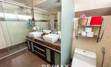 VENTA DE EXCLUSIVO DÚPLEX DE 400 M² EN ZONA RESIDENCIAL – SURCO  A solo minutos de la Universidad de Lima y el Jockey Plaza