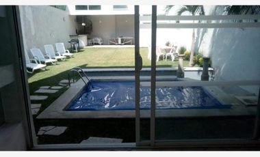 CASA SOLA CON JARDIN ALBERCA PROPIA TERRAZA AGRADABLE CONCEPTO