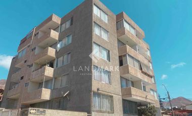 Se vende amplio departamento a pasos de Av. Argentina, Coviefi.