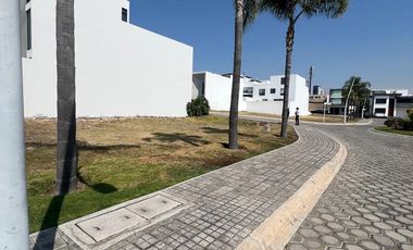 Lote en venta enfrente de SONATA Lomas de Angelopolis