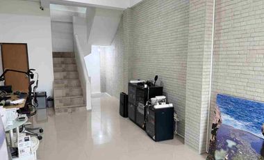 Economical Price Ready Unit Shop House, Strategic Location in Panjer, South Denpasar
