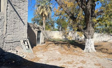 CASA EN VENTA EN EL CENTRO DE PARRAS DE LA FUENTE,  COAHUILA.