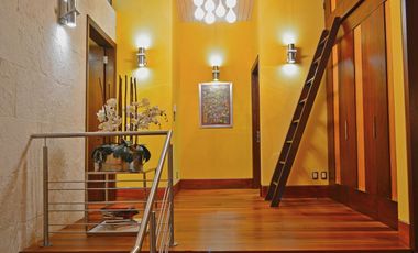 RESIDENCIA MODERNA EN VENTA - ARBOLEDAS, ATIZAPÁN