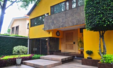 RESIDENCIA MODERNA EN VENTA - ARBOLEDAS, ATIZAPÁN