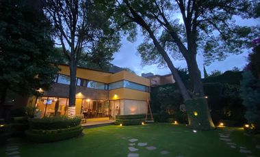 RESIDENCIA MODERNA EN VENTA - ARBOLEDAS, ATIZAPÁN