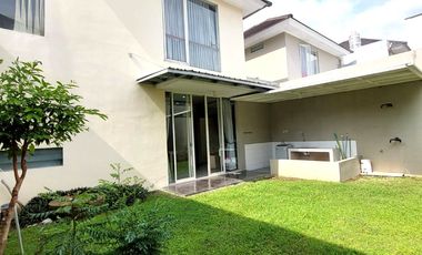 Rumah Halaman Luas di Perumahan Citra Sun Garden