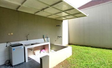 Rumah Halaman Luas di Perumahan Citra Sun Garden