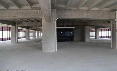 Oficina en Venta en Hacienda de las Palmas, Huixquilucan