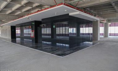 Oficina en Venta en Hacienda de las Palmas, Huixquilucan