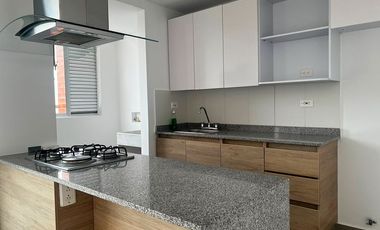 48093 Apartamento en arriendo en el sector Loma del Barro, Envigado