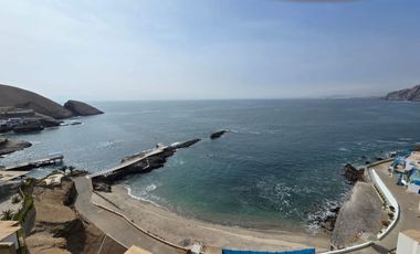 VENTA DE EXCLUSIVA CASA DE PLAYA PRIVADA EN PUCUSANA