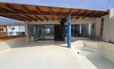 VENTA DE EXCLUSIVA CASA DE PLAYA PRIVADA EN PUCUSANA