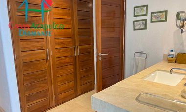 Departamento en venta con terraza y vista al mar.