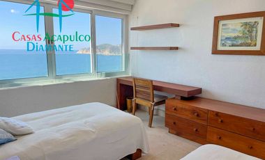 Departamento en venta con terraza y vista al mar.