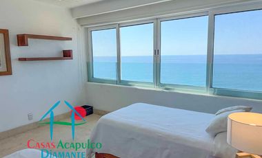 Departamento en venta con terraza y vista al mar.