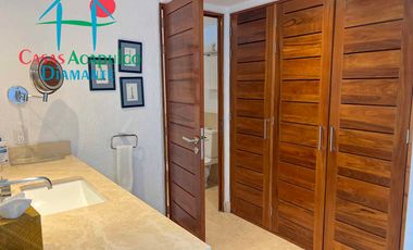 Departamento en venta con terraza y vista al mar.