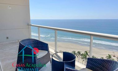 Departamento en venta con terraza y vista al mar.