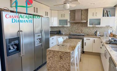 Departamento en venta con terraza y vista al mar.