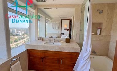 Departamento en venta con terraza y vista al mar.
